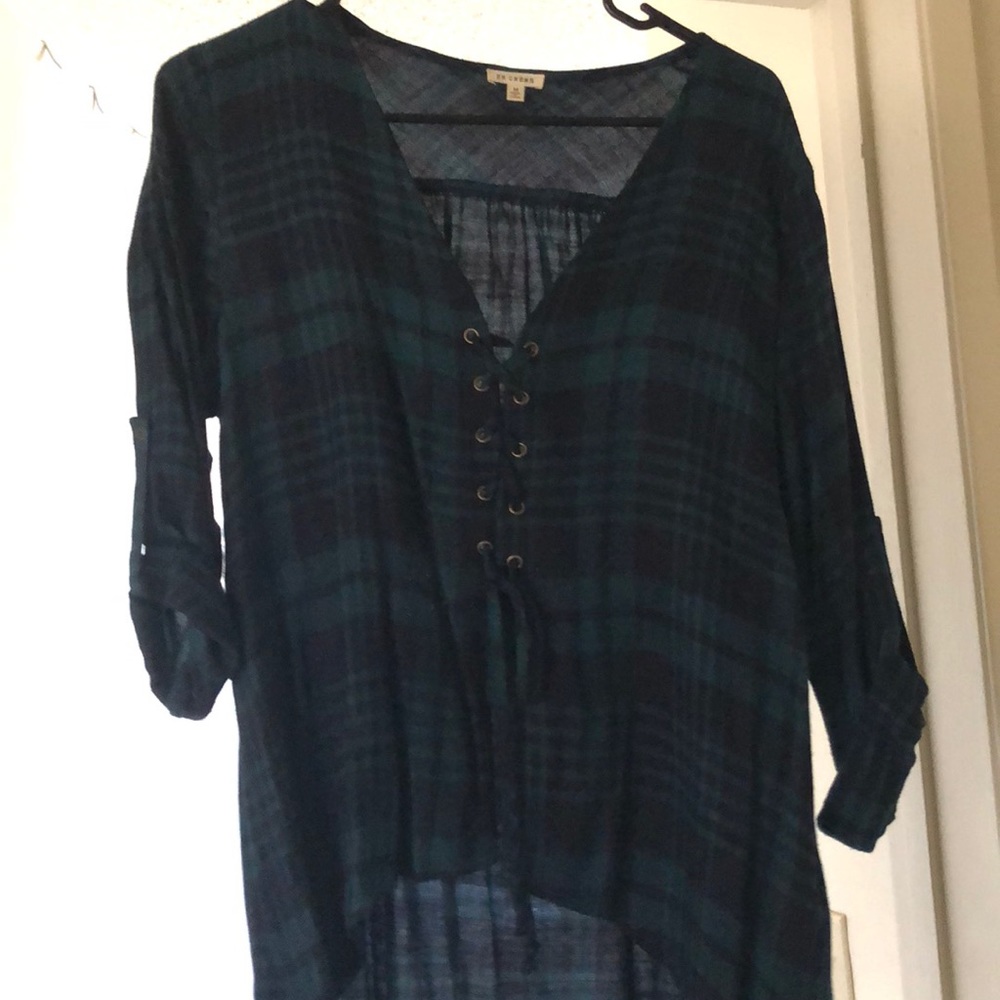 High-Low V-Neck Plaid Shirt.
